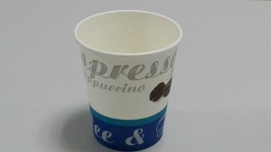одноразовый бумажный стаканчик со своими логотипами